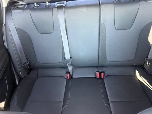 Used 2023 Buick Encore GX Preferred w/ Cold Weather Comfort Package FWD image 31