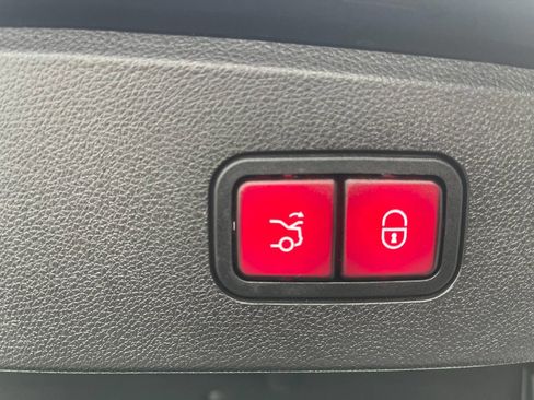 Used 2016 Mercedes-Benz E 350 E 350 4MATIC AWD 4dr Sedan image 9