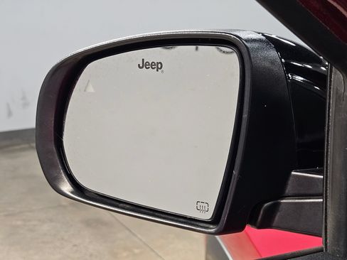Used 2025 Jeep Compass Limited AWD/4WD image 22