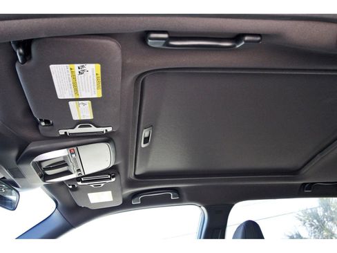 Certified 2025 Subaru Forester Premium AWD/4WD image 30
