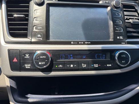 Used 2016 Toyota Highlander Limited image 15