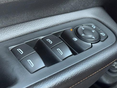 Used 2021 GMC Terrain SLE w/ Driver Convenience Package image 22