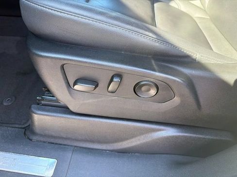 Used 2025 Chevrolet Tahoe LT AWD/4WD image 12