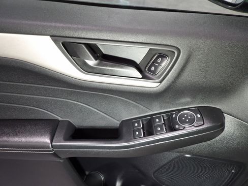 Used 2022 Ford Escape SE w/ Convenience Package AWD/4WD image 9