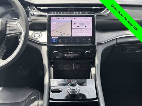 Used 2023 Jeep Grand Cherokee Limited w/ Black Appearance Package AWD/4WD image 28