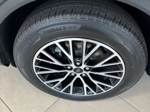 New 2024 Ford Escape SE w/ PHEV Premium Package image 7