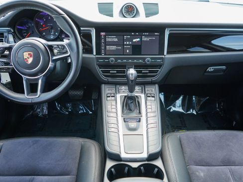 Used 2020 Porsche Macan image 22