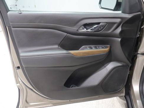 Used 2023 GMC Acadia SLE AWD/4WD image 13
