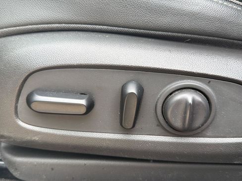 Used 2021 Buick Encore GX Essence AWD/4WD image 19