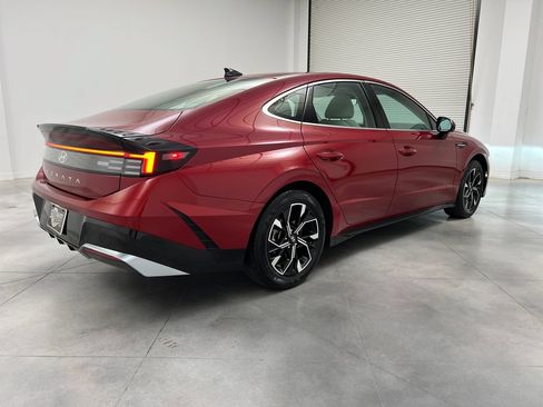 Used 2025 Hyundai Sonata SEL FWD image 9