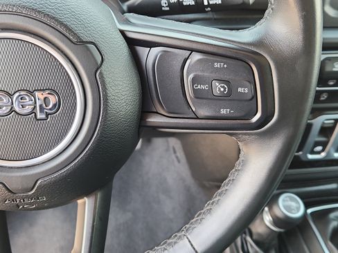 Used 2020 Jeep Wrangler Sport AWD/4WD image 16