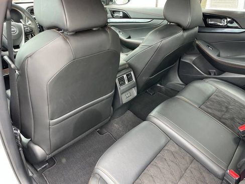 Certified 2023 Nissan Maxima SR w/ Sport Mat Group FWD image 9