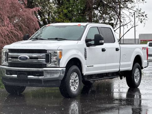 Used 2017 Ford F250 XLT AWD/4WD image 8