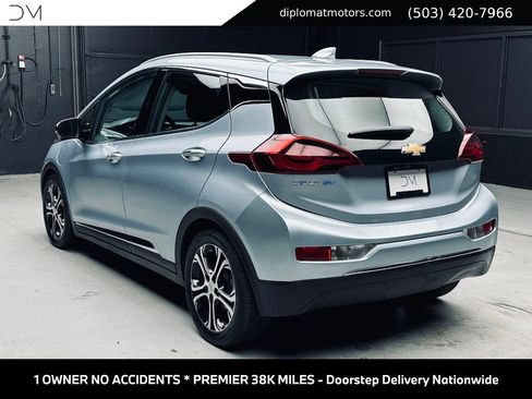 Used 2017 Chevrolet Bolt Premier w/ Driver Confidence II Package FWD image 5