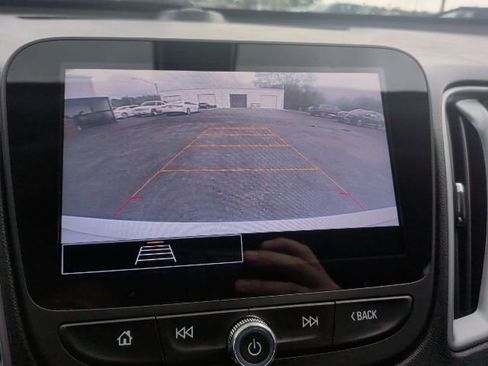 Used 2022 Chevrolet Malibu LT image 27