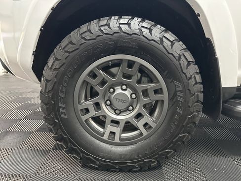 Used 2020 Toyota 4Runner Venture image 39