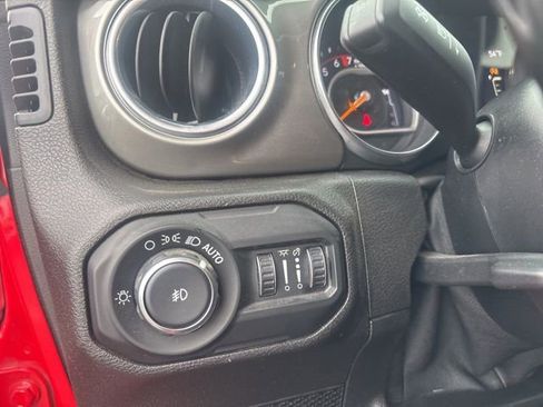 Used 2020 Jeep Wrangler Unlimited Sahara w/ Uconnect 4C Nav & Sound Group image 26