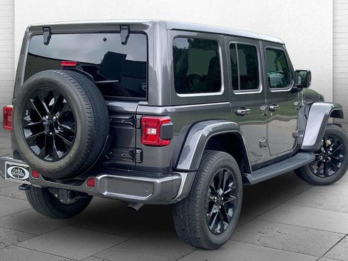 Used 2021 Jeep Wrangler Unlimited Sahara AWD/4WD image 14