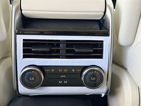 New 2026 Land Rover Range Rover Long Wheelbase SE image 21