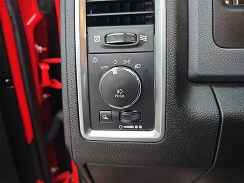 Used 2019 RAM 1500 Big Horn image 31