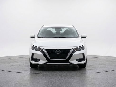 Used 2025 Nissan Sentra SV image 2