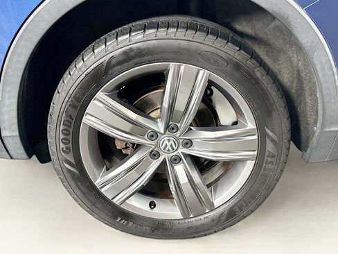 Used 2020 Volkswagen Tiguan SEL image 11