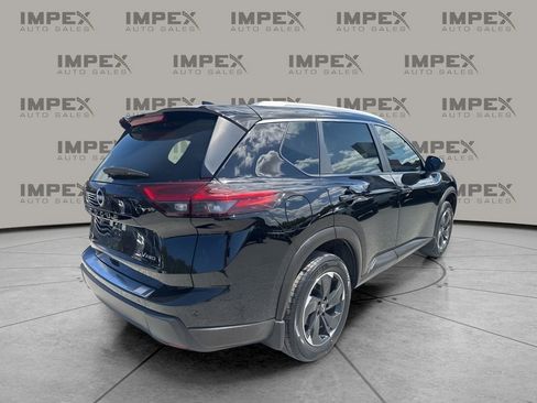 Used 2024 Nissan Rogue SV w/ SV Premium Package AWD/4WD image 5