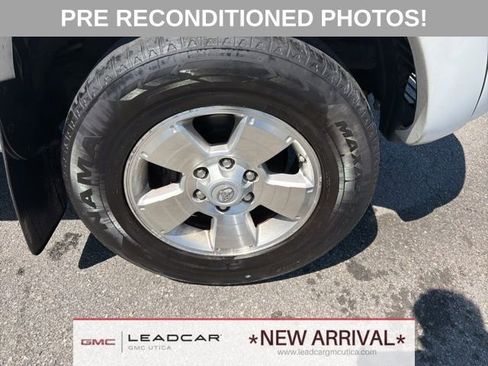 Used 2011 Toyota Tacoma 4x4 Access Cab V6 w/ TRD Sport Pkg image 9