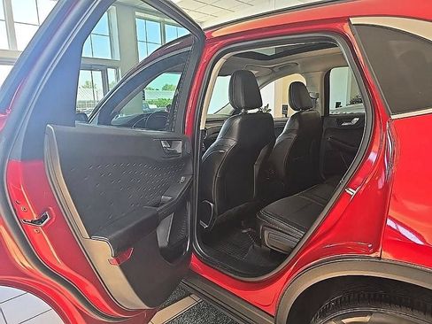 Used 2020 Ford Escape Titanium AWD/4WD image 30