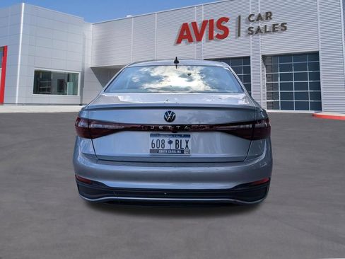 Used 2025 Volkswagen Jetta Sport FWD image 9