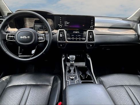 Used 2023 Kia Sorento S w/ Panoramic Sunroof Package AWD/4WD image 7