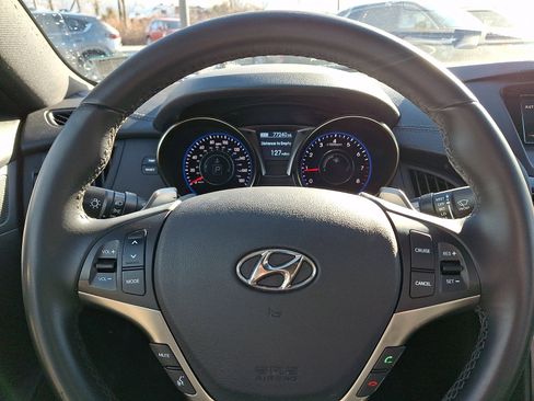 Used 2016 Hyundai Genesis 3.8 image 18