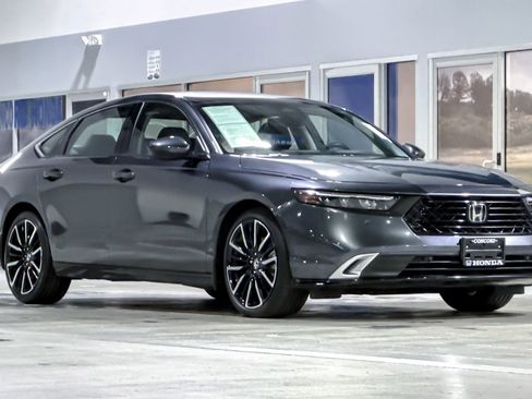 Used 2023 Honda Accord Touring image 6