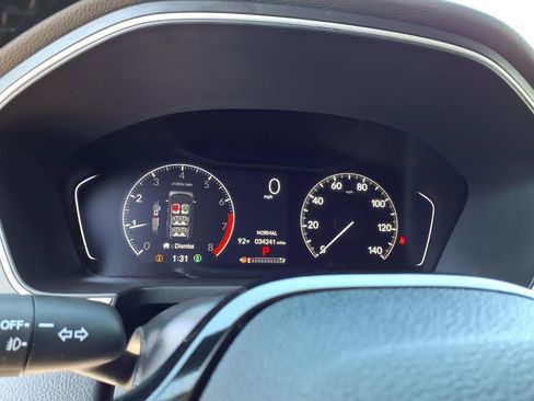 Used 2025 Honda Pilot EX-L image 10