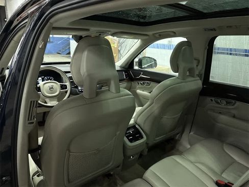 Used 2016 Volvo XC90 T6 Momentum w/ Momentum Plus Package image 29