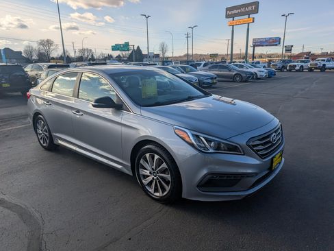 Used 2017 Hyundai Sonata Sport w/ Value Edition Package 02 image 2