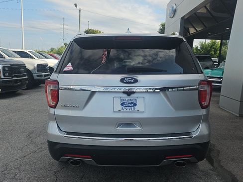 Used 2019 Ford Explorer Limited w/ Class III Trailer Tow Package FWD image 4