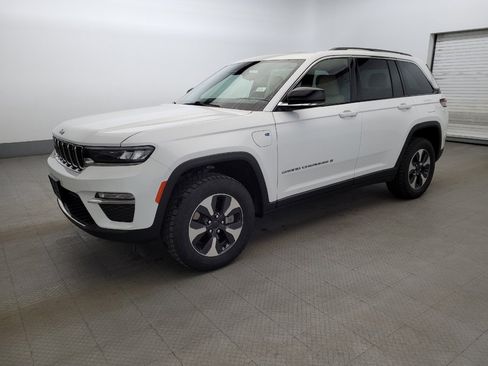 Used 2022 Jeep Grand Cherokee Limited 4xe image 2