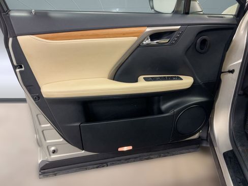 Used 2021 Lexus RX 350L FWD w/ Premium Package image 19