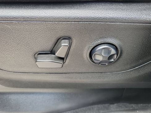 Used 2021 RAM 1500 Big Horn RWD image 17