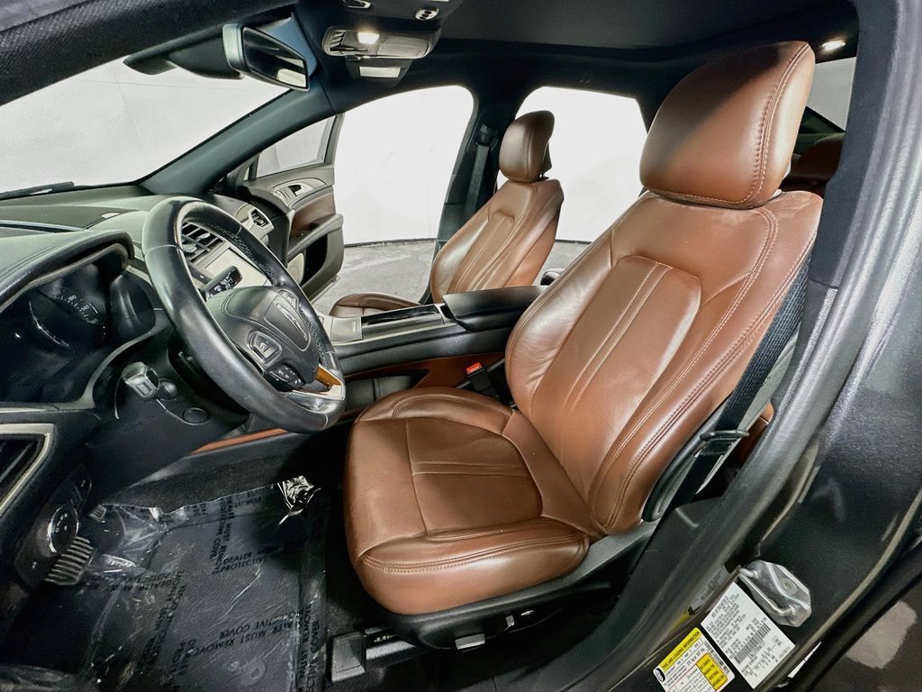 Used 2019 Lincoln MKZ Reserve w/ Luxury Package FWD image 17