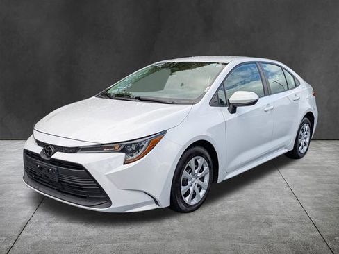 Used 2024 Toyota Corolla LE image 7