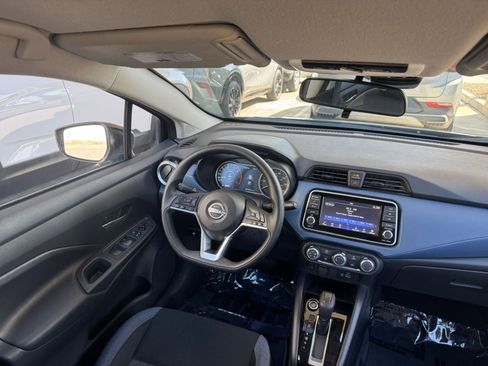 Used 2025 Nissan Versa SV image 33