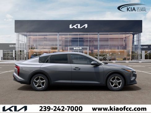 New 2026 Kia K4 LXS image 7