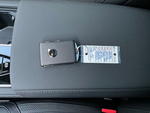 New 2026 Volvo XC90 B5 Plus w/ Protection Package image 35