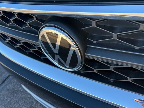 Used 2023 Volkswagen Taos SE image 8