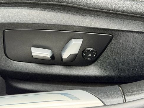Used 2018 BMW 740i RWD image 33