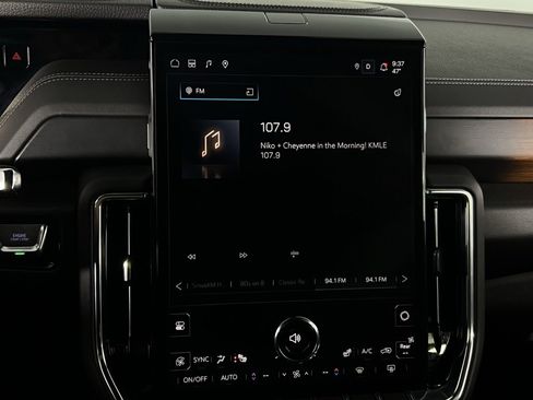 Used 2025 GMC Yukon XL Denali image 17