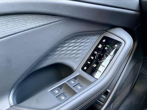 Used 2026 Audi A6 Premium Plus AWD/4WD image 32