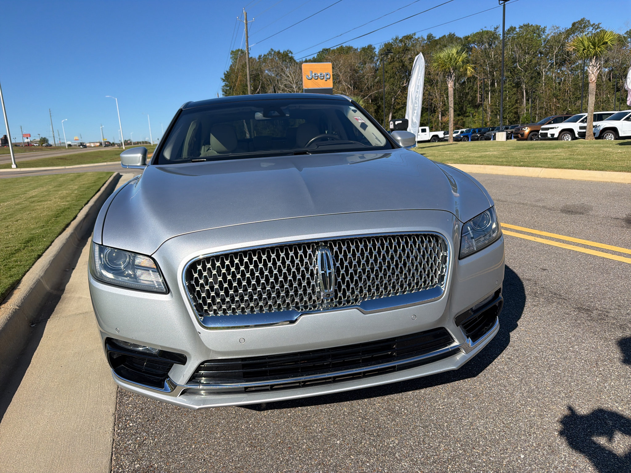 Used 2019 Lincoln Continental Reserve FWD image 28